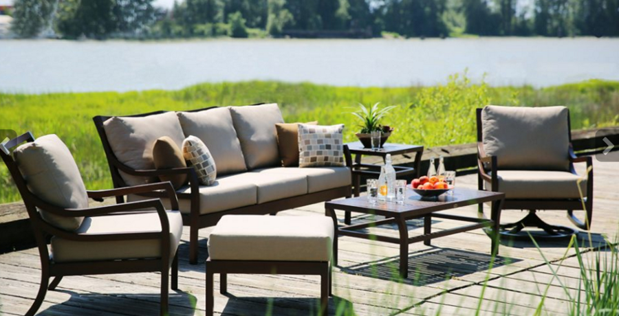 Create the Perfect Outdoor Living Room With These 6 Design Tips